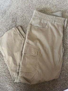 Under Armour Men's Tan Cargo Pants